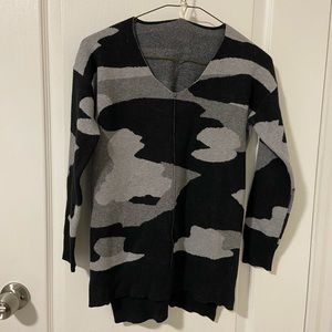 Black charcoal camo mix tunic in size XS